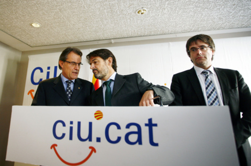 Los Pujol, Mas y Puigdemont, tres patas de la pocilga catalana