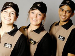 Los jóvenes de España no soportan al PP por haber impuesto la "España de los camareros" Los jóvenes de España no soportan al PP por haber impuesto la "España de los camareros"