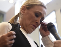 El caso Cifuentes demuestra que la política española es un enorme cubo de basura El caso Cifuentes demuestra que la política española es un enorme cubo de basura