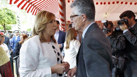 El presidente de los periodistas sevillanos y la ex presidenta de la Junta El presidente de los periodistas sevillanos y la ex presidenta de la Junta