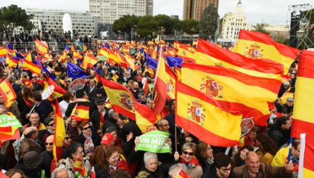 España, cada día más dividida y hastiada de los políticos España, cada día más dividida y hastiada de los políticos