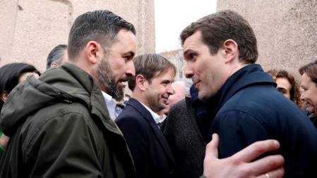 La guerra de Casado contra Abascal ya ha comenzado La guerra de Casado contra Abascal ya ha comenzado