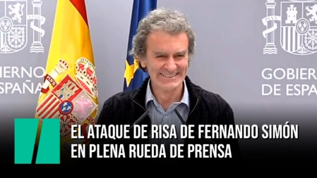 Una de las muchas imágenes de la risa de Simón que indignó e incendió las redes Una de las muchas imágenes de la risa de Simón que indignó e incendió las redes