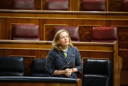 Sóla y sin poder imponer sus razonables medidas en el gobierno suicida de Sánchez e Iglesias Sóla y sin poder imponer sus razonables medidas en el gobierno suicida de Sánchez e Iglesias