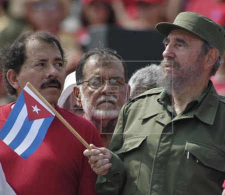 Fidel Castro y Daniel Ortega, maestro y discípulo Fidel Castro y Daniel Ortega, maestro y discípulo