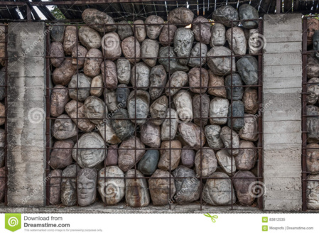 Monumento a los torturados y encerrados en los campos de prisioneros de la URSS Monumento a los torturados y encerrados en los campos de prisioneros de la URSS