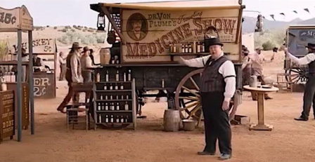 Vendedor-estafador de aceite de serpiente en el Lejano Oeste Vendedor-estafador de aceite de serpiente en el Lejano Oeste