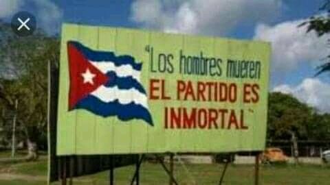 Es, probablemente, la valla propagandística más siniestra y vergonzosa del mundo, todo un símbolo de la voluntad del régimen comunista cubano de morir matando a su pueblo
