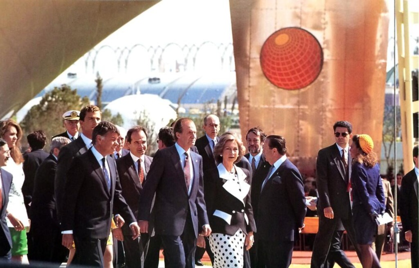 El rey Juan Carlos y el presidente del gobierno, Felipe González, siempre hablaron de la Expo como una apuesta transformadora de la ciudad sede y de España
