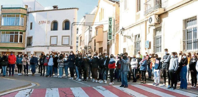 Manifestación de rechazo en Igualada contra la agresión sexual a una menor Manifestación de rechazo en Igualada contra la agresión sexual a una menor