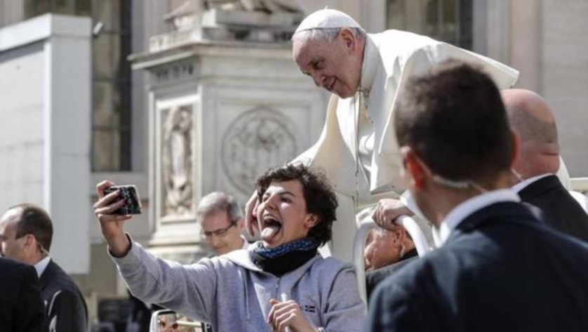 Papa Francisco: «Los mafiosos y los corruptos, aunque lo finjan, ¡no son cristianos!», aunque él los recibe con frecuencia en el Vaticano