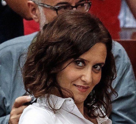 Isabel Díaz Ayuso emerge de las elecciones de Castilla y León como la única gran fuerza victoriosa del PP y como la gran seductora de un electorado que se resiste a entregarse a la mediocridad de Casado