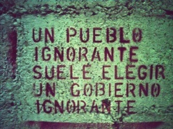 Los políticos españoles son mediocres, torpes y mal preparados Los políticos españoles son mediocres, torpes y mal preparados