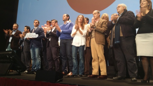 La artillería anti-"Podemos" no frena el ascenso del partido y beneficia también a "Ciudadanos" La artillería anti-"Podemos" no frena el ascenso del partido y beneficia también a "Ciudadanos"