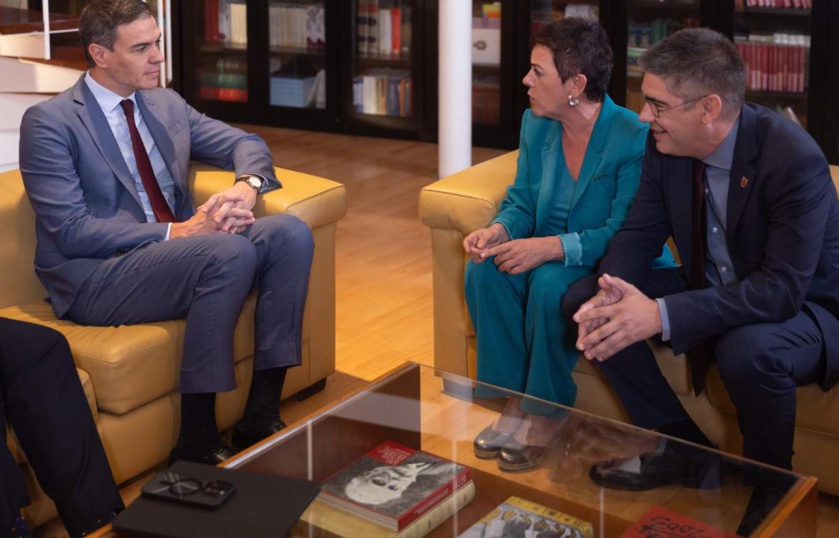 Sanchez se reune con sus socios de BILDU, herederos del terrorismo etarra Sanchez se reune con sus socios de BILDU, herederos del terrorismo etarra