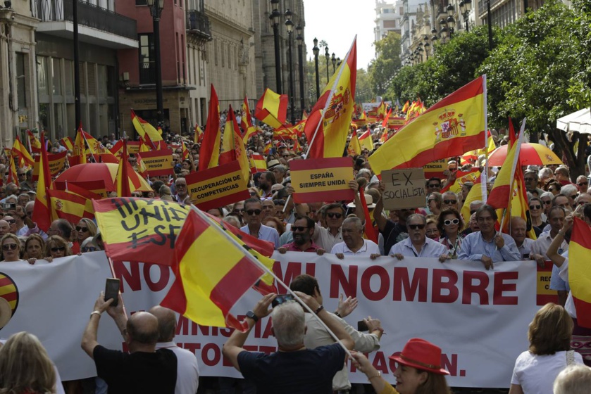 En las calles contra la delincuencia política y la amnistía, contrarias a la Constitución En las calles contra la delincuencia política y la amnistía, contrarias a la Constitución