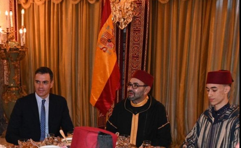 Marruecos coloca la bandera de España al revés y muchos medios y expertos dicen que 