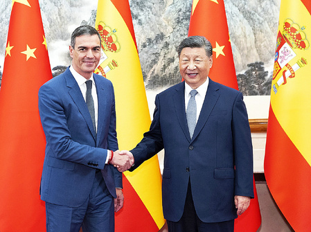 Sánchez se siente profundamente atraído por China y su concepción tiránica del poder