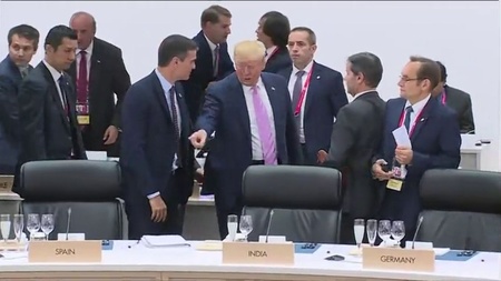 Trump desprecia a un Sánchez que le provoca y cabrea cada vez que puede, sin prudencia ni sensatez.