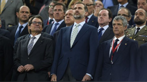 Pitada monumental al Rey y al himno en la final de 2015, entre el Borcelona y el Atlético de Bilbao Pitada monumental al Rey y al himno en la final de 2015, entre el Borcelona y el Atlético de Bilbao