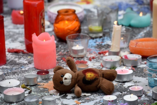 La pobre Europa de los ositos de peluche y las velitas encendidas La pobre Europa de los ositos de peluche y las velitas encendidas