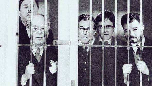 Una de las muchas imágenes que circulan por Internet sobre el golpe de Estado de Puigdemont