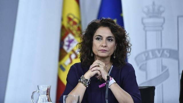 De mirada torva, la ministra Montero está obsesionada por imponer el Impuesto de Sucesiones, el mas brutal e injusto de los tributos existentes en España
