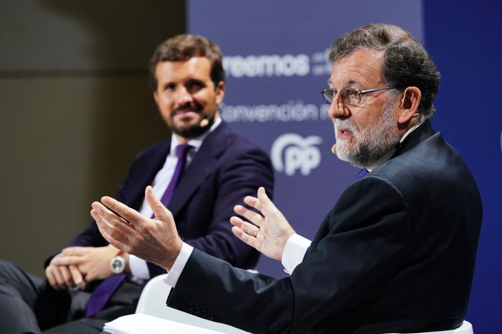 En lugar de apartarse de un Rajoy que engañó y decepcionó a muchos votantes de derecha, Casado reivindica su legado, acumulando así error tras error en su política