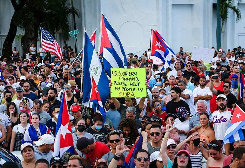 Las actuales son las mayores protestas en Cuba desde la revolución de 1959. Un pueblo cansado de represión, hambre y muerte socialista se ha lanzado a las calles, sabiendo que será represaliado y diezmado sin piedad por los monstruos del poder socialista cubano