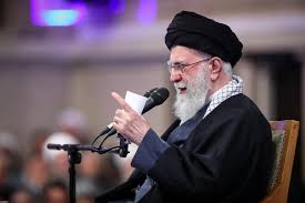 Jamenei, el clerigo asesino de Irán, ha sido eliminado y el pueblo oprimido lo celebra