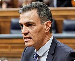 Algunos psicólogos hablan del "tic diabólico" de Sánchez