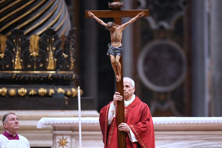 Occidente vive un renacimiento cristiano que causa pánico a las élites políticas