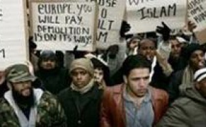 Europa empieza a defenderse de la invasión islamista