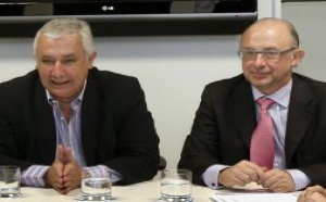 El tinglado empieza a derrumbarse