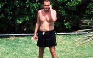 España tiembla ante la quiebra y el inepto ZP se va de vacaciones, tras habernos arruinado