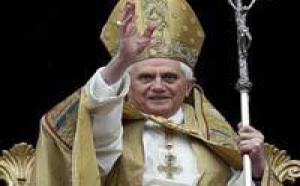 La Iglesia sale reforzada ante la comparación de los jóvenes católicos, optimistas y pacíficos, con los laicistas, totalitarios y violentos