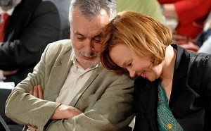 El gobierno andaluz quiere aumentar el número de diputados autonómicos, justo lo contrario de lo que demandan los ciudadanos