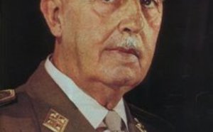 La falsa democracia española miente sobre el Franquismo