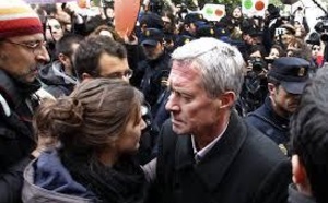 Si los políticos tratan a la gente como perros, acaban mordiendo