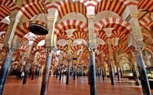 Socialistas y comunistas andaluces quieren expropiar a la Iglesia la Mezquita de Córdoba