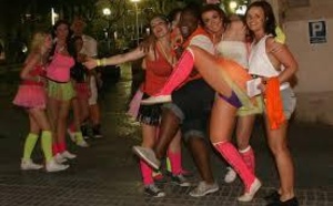 Salou, ciudad símbolo de la España-basurero, prostituida y sin valores