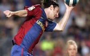 Fútbol: el Barcelona, a pesar de la descarada ayuda arbitral, es probable que pierda la liga española