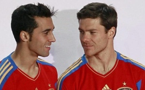 Vicente del Bosque debe dimitir porque se ha convertido en "un político" que ya oculta la verdad