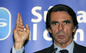 El PP, miedoso ante el futuro, saca a Aznar del baul para que los salve