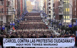 La derecha española, extraña, codiciosa y sin ideología, impone la Ley Mordaza