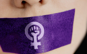 La "mordaza de género": prohibido criticar a una ideología que demoniza a los hombres