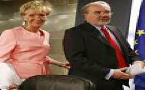 La estafa de los políticos españoles: grandes sueldos y privilegios a cambio de ineptitud