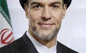 Pedro Sánchez, el falso profeta de la paz que planta cara a Trump, pero apuñala a la democracia española