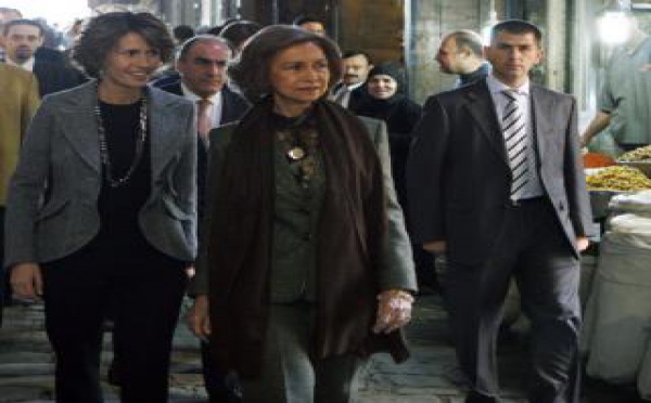 La indecencia del "Falcon" de Zapatero y el ejemplar "bajo coste" de la reina