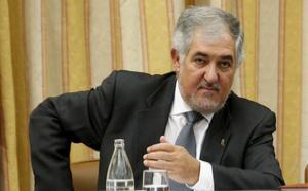 Ambos partidos (PSOE y PP) son corruptos, pero ganan los socialistas